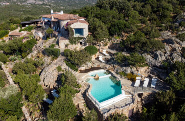 VILLA IN AFFITTO CALA DEI GINEPRI BAJA SARDINIA