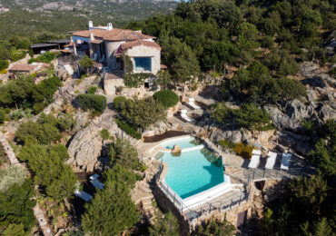 VILLA IN AFFITTO CALA DEI GINEPRI BAJA SARDINIA